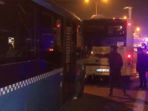 Kartal’da Minibüs İ̇ett Otobüsüne Arkadan Çarptı: 7 Yaralı