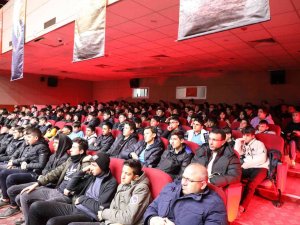 Develi’de 3 Gün Boyunca 2 Bin Öğrenciye ‘Çanakkale Ruhu’ Konferansı Verildi