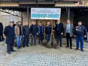 Simav’da Çiftçilere 7 Bin 200 Adet Kestane Fidanı Dağıtıldı