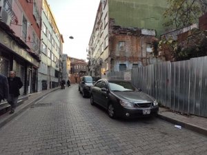 Fatih’te Uzun Namlulu Silahla Korku Saçtılar