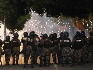 Bolivya’da Muhalefet Liderinin Destekçileriyle Polis Arasında Çatışma
