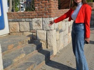 Didim’de Üniversiteli Kızdan Örnek Davranış