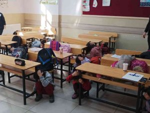 Bingöl Afad, Öğrencilere Hem Hediye Hem De Eğitim Verdi