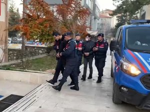 Gezmeye Geldikleri Şehirde Paraları Bitince İmamın Koyunlarını Çaldılar