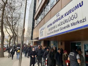 Eskişehir’de Zamsız Borçlanma Kuyruğu Sürüyor