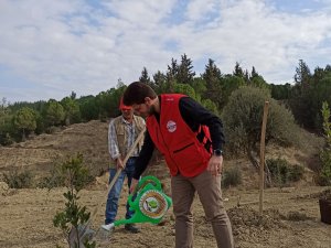 Ünlü Futbolcu Gündoğan Adana’da 5 Bin Fidan Dikilmesi İçin Bağışta Bulundu