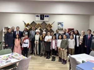 Hakkarili Öğrenciler Okuma Alışkanlığı İçin Roman Kahramanlarını Canlandılar