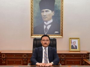 Vali Çiçek’ten Yeni Yıl Kutlama Mesajı: “Büyük Umutlarla Yeni Bir Yıla Daha Girmenin Heyecanı Ve Mutluluğunu Yaşıyoruz”