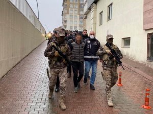 Narkotik Polisi 2022’de Uyuşturucu Tacirlerine Darbe Vurdu: 3 Bin 22 Şahıs Yakalandı, 645’i Tutuklandı