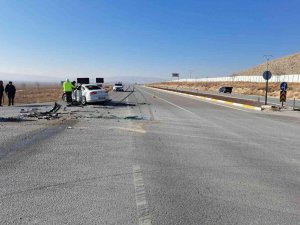 Konya’da Tır Otomobile Çarptı: 2 Ölü