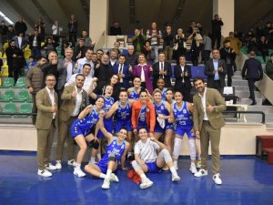 İ̇zmitli Perileriler Edremit Güre Belediyesi’ni Mağlup Etti