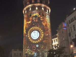 Galata Kulesi’ne Saat Yansıtılarak Geri Sayım Yapıldı