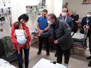 Vali Polat, Yılbaşı Gecesi Kamu Görevlilerini Ziyaret Etti