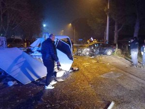 Manisa’da Yeni Yılın İlk Saatlerinde Acı Kaza: 1 Ölü, 6 Yaralı