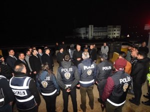 Vali Ayaz, Görev Başındaki Ekiplerin Yeni Yılını Kutladı