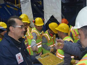 Enerji Bakanı Dönmez, Yeni Yıla Bor İşçileri İle Girdi