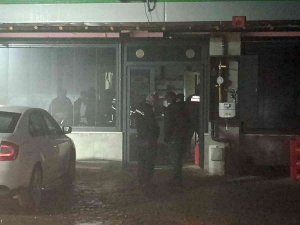 Yılbaşı Gecesi Çalışma Yapılan İş Yerinde İskele Çöktü: 1 Yaralı