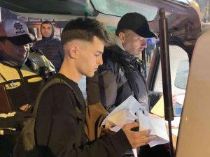 Bir Hafta Önce Ehliyetini Alan Stajyer Sürücü, Alkollü Yakalandı