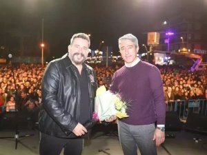 Marmaris 2023’e Yapay Kar Ve ’Gece Yolcuları’ İle Girdi
