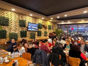 Adanalılar, 2022’yi Kebap Yiyerek Uğurladı