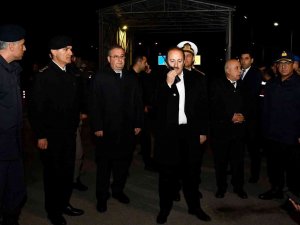 Vali Pehlivan Nöbetteki Memurların Yeni Yılını Telsiz Anonsuyla Kutladı