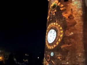 Galata’da Yılbaşı Coşkusu Kameraya Yansıdı