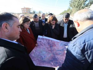 Şahin, Yeni Yılın İlk Gününde Trafiğe Açılan Yeni Yolları İnceledi