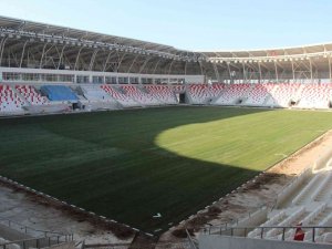 Karaman’ın Yeni Şehir Stadyumunda Çim Serme İşlemi Tamamlandı