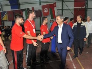 Uluslararası Gençlik Kampı Ateşi Düzköy’de Yandı