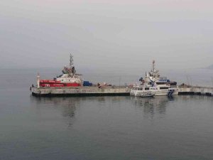 Çanakkale Boğazı Sisin Etkisini Yitirmesiyle Transit Gemi Geçişlerine Açıldı