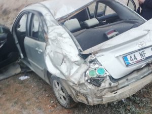 Göreve Giden Polisler Kaza Yaptı: 5 Polis Yaralı