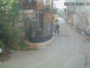 Kanser Hastası Yaşlı Kadını Dakikalarca Dövüp Gasp Etti