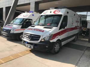Elazığ’da Otomobil Şarampole Uçtu: 2 Yaralı