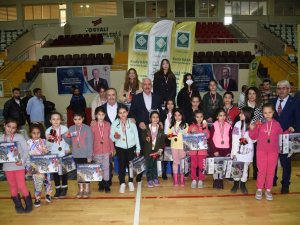 Satranç Turnuvasında 243 Sporcu Yarıştı