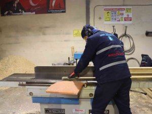 İ̇zmit Belediyesi Yüzlerce Kent Mobilyası Üretti