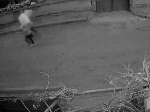 Önce Güvenlik Kamerasına Ardından Polise Yakalandılar