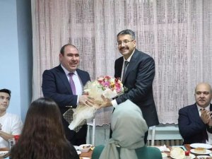 Vali Çelik: ”İ̇yiliğin Peşinden Gidin”