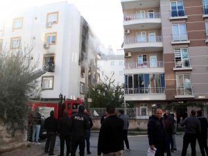 Kedisi Yangında Telef Olan Genç Kız Gözyaşlarına Boğuldu
