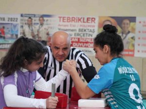 Yıldızlar Bilek Güreşi Müsabakaları Başladı