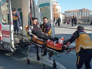 Sivas’ta Aynı Yerde Kaza Üstüne Kaza, Kazaların Nedeni İse Gereksiz Merak