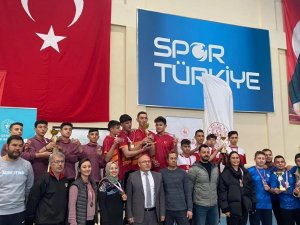 İ̇hsaniye Anadolu Lisesi Okul Sporlarında Başarıya Doymuyor