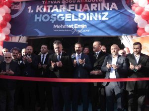 Tatvan Doğu Anadolu Kitap Fuarı Okur Severlerle Buluştu