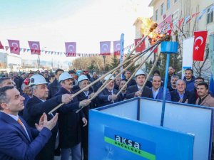 Gürpınar’da İlk Doğal Gaz Ateşi Yakıldı