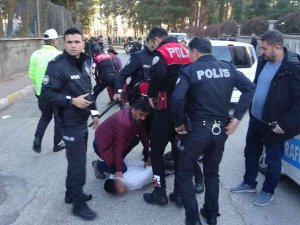 İ̇ki Aile Arasında Palalı, Satırlı Kavga: 10 Gözaltı