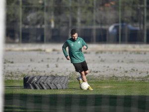 Bursaspor’da Çalışmalar Devam Ediyor