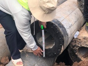 Vietnam’da 10 Yaşındaki Çocuk 35 Metre Derinliğindeki Sütunun İçine Düştü
