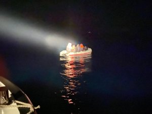 Ayvacık Açıklarında 11 Kaçak Göçmen Yakalandı
