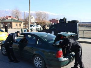 Erzincan’da Çeşitli Suçlardan Aranan 63 Kişi Ve 56 Kaçak Göçmen Yakalandı