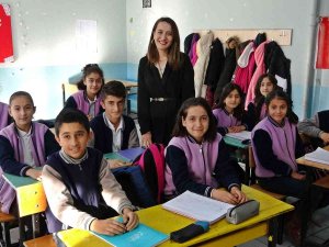 Matematiği Eğlenceye Çevirerek Öğrencilerini İlçe Birincisi Yaptı