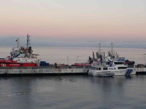 Çanakkale Boğazı Sis Nedeniyle Transit Gemi Geçişlerine Kapatıldı